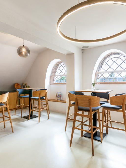 Degustačná miestnosť Carpate Diem v budove pálenice NUPOD, Šenkvice od architekta Emila Belluša z roku 1944