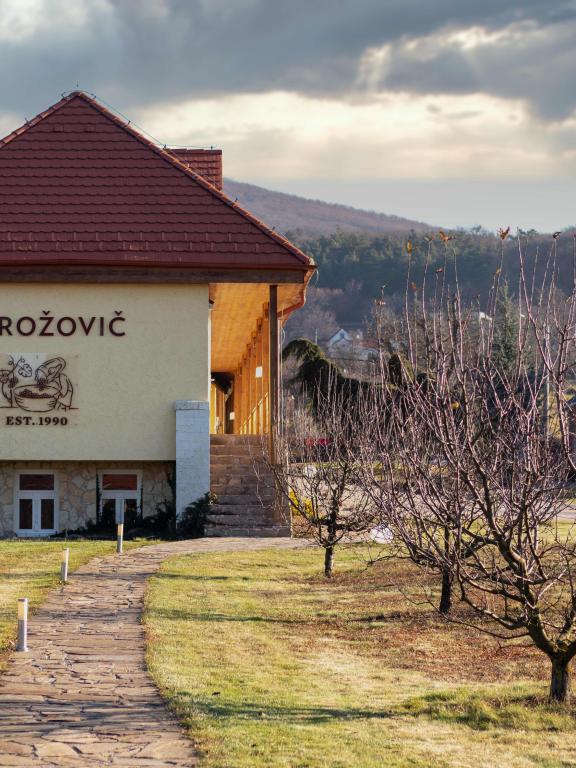 Vinárstvo Ostrožovič - domček