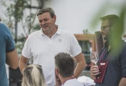 Pekné víno s rozhľadom