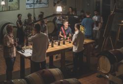 Pekné víno s rozhľadom v pivnici