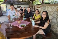 Deň otvorených Tokajských pivníc - ochutnávka vín v altánku