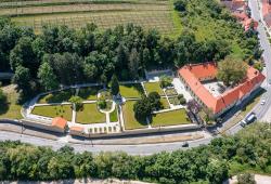 Malokarpatský salón vín - pohľad z hora